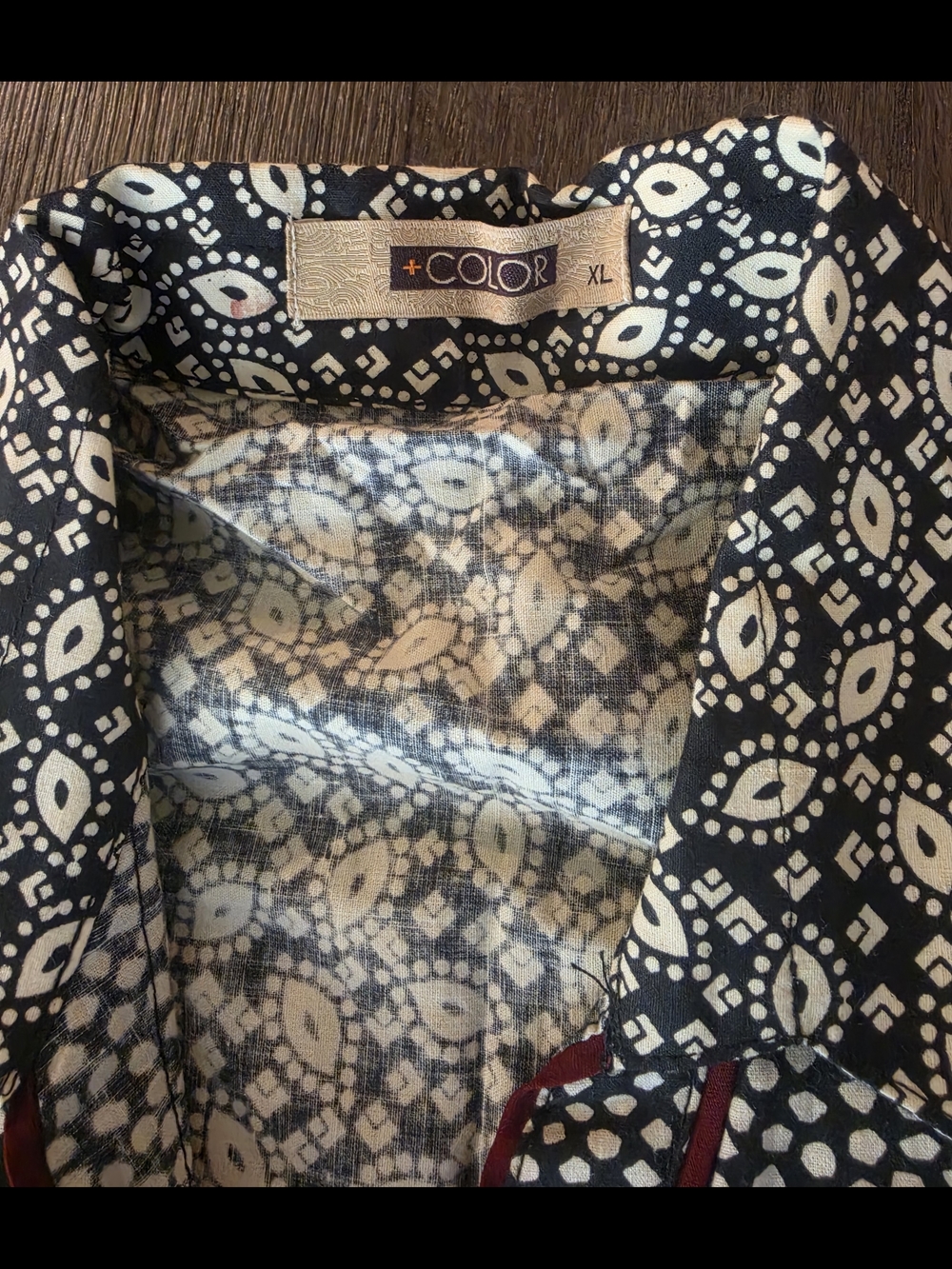 +Color Patterned Button-Front Cap-Sleeve Dress in Black and Red - Picture 2 of 3